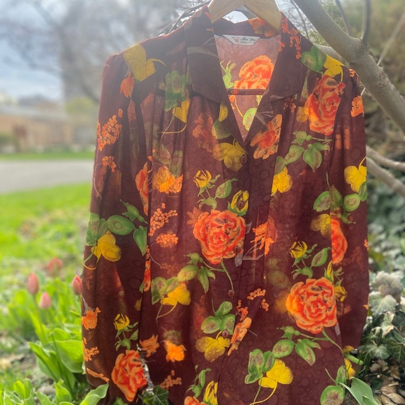 floral blouse size M - Picture 1 of 1